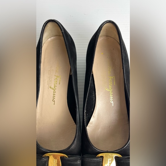 Salvatore Ferragamo Vera Bow SEUDE Shoes Classic black Size 6B READ please - Picture 11 of 14